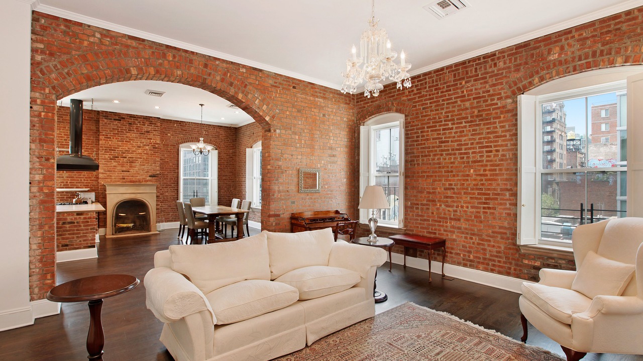 Photo of Livingroom in Ukrainian Village