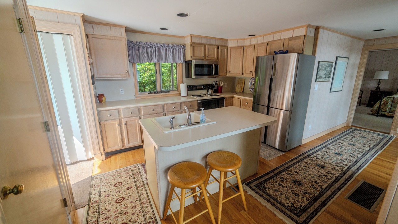 Photo of Bedroom in Damariscotta