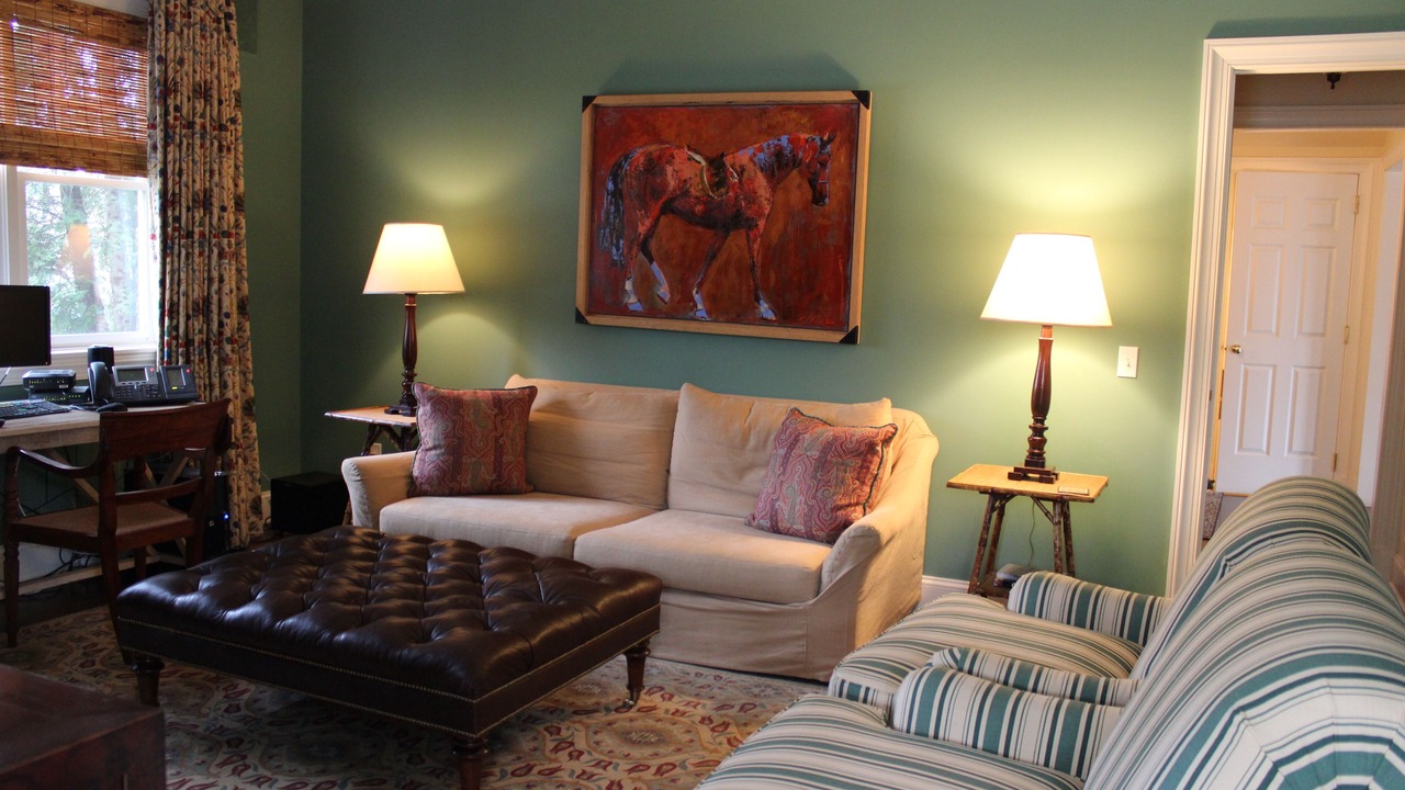 Photo of Livingroom in Village of Southampton