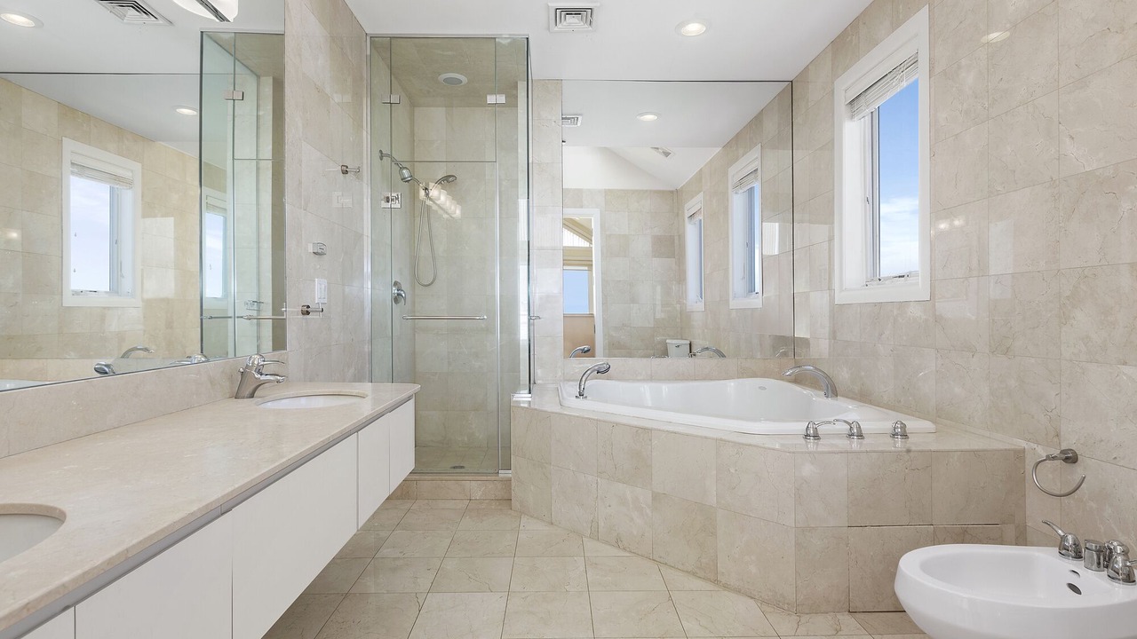 Photo of Bathroom in West Hampton Dunes