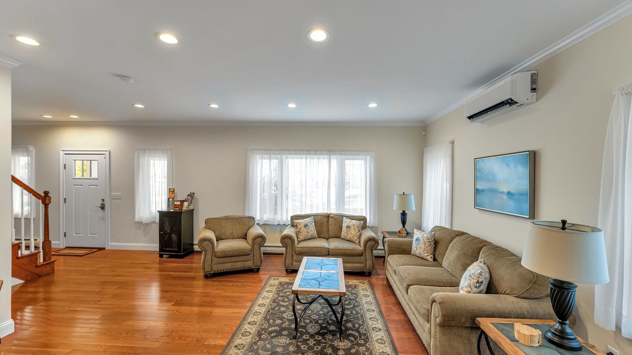 Photo of Livingroom in Cooperstown