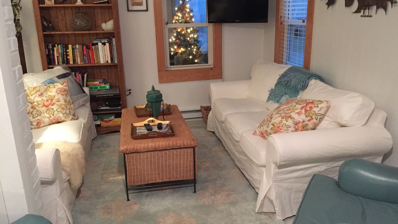 Photo of Livingroom in Saybrook Manor