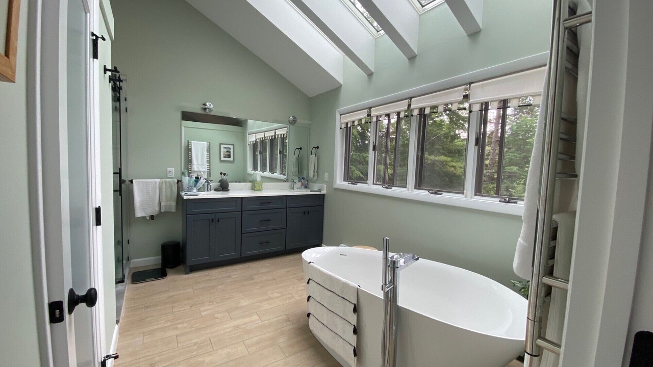Photo of Bathroom in Sunapee