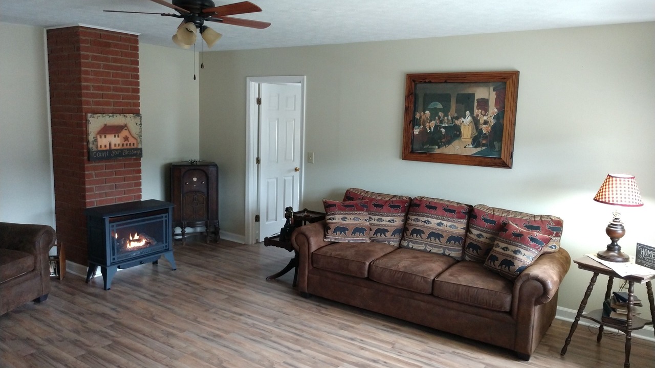 Photo of Livingroom in Head Waters