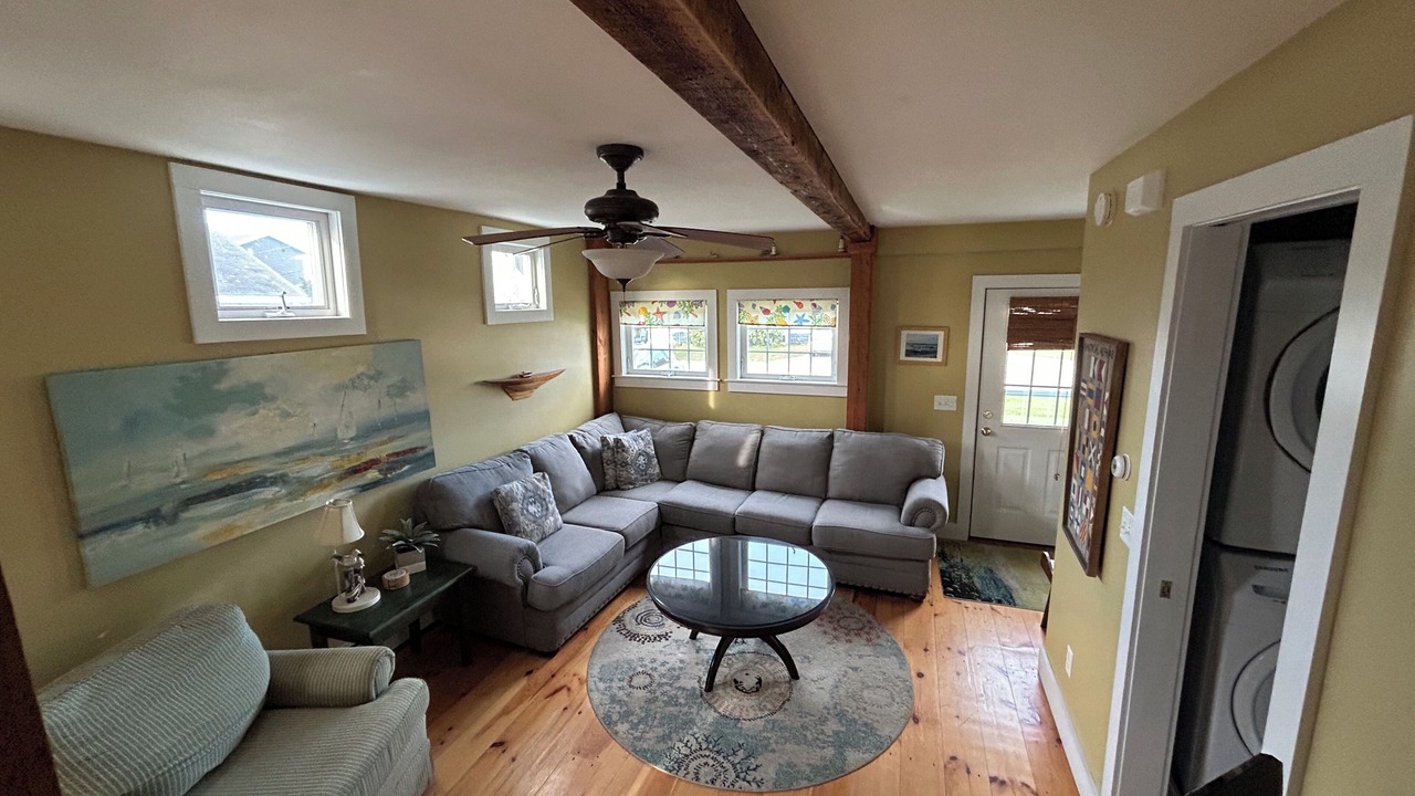 Photo of Livingroom in Pine Point