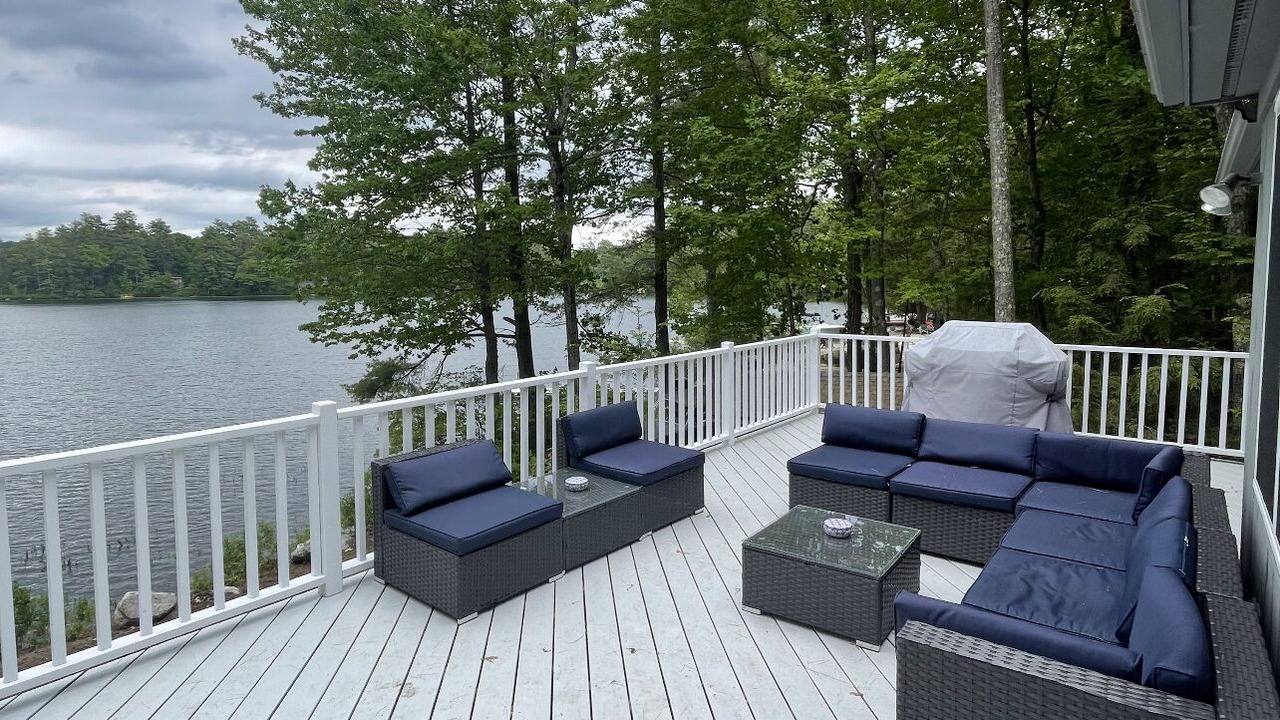 Photo of Patio Balcony in Mirror Lake