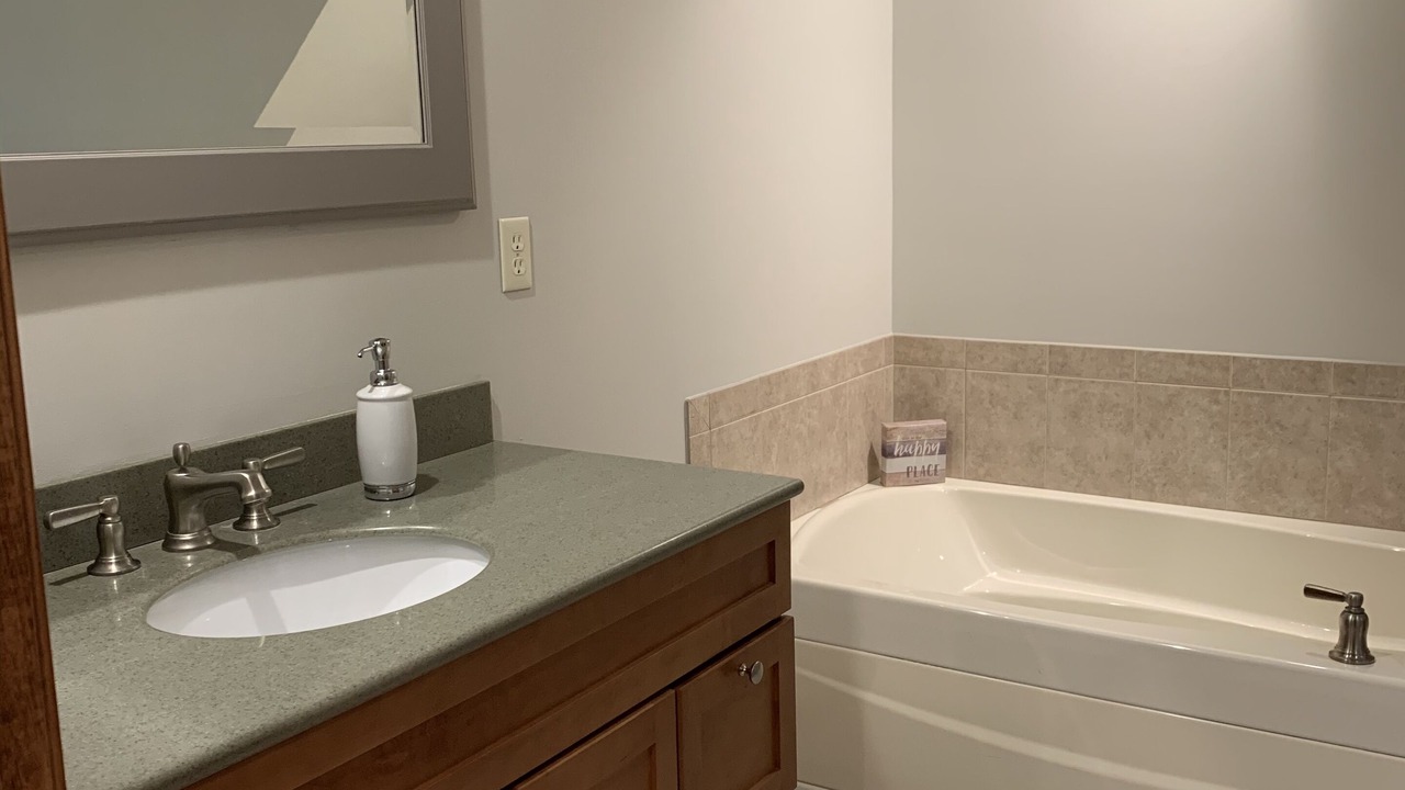 Photo of Bathroom in Mirror Lake