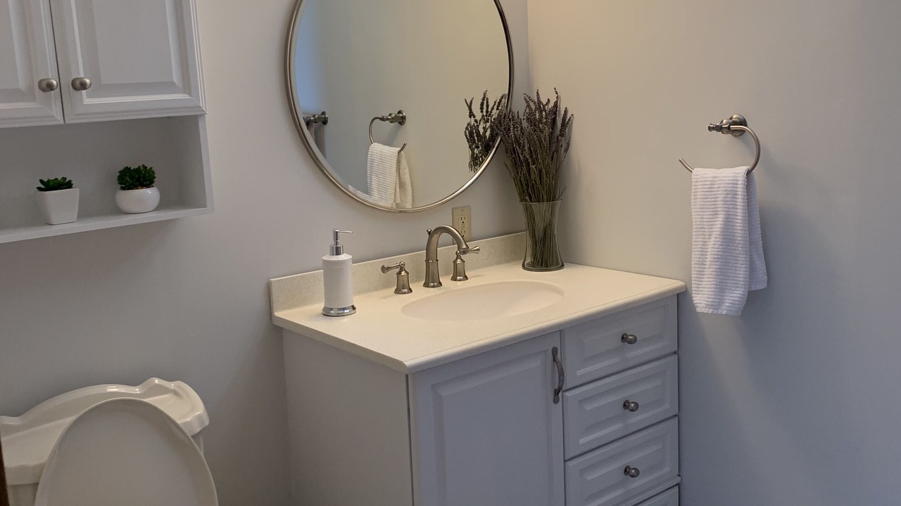 Photo of Bathroom in Mirror Lake
