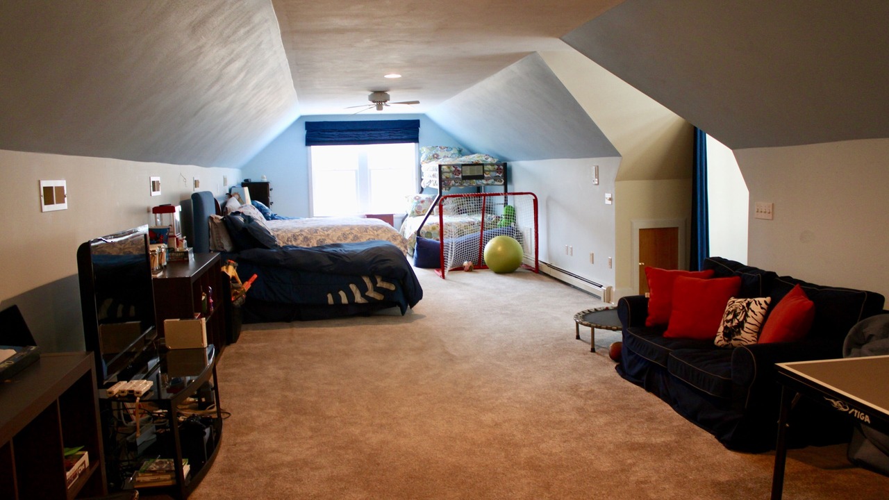 Photo of Bedroom in Hillside Lake