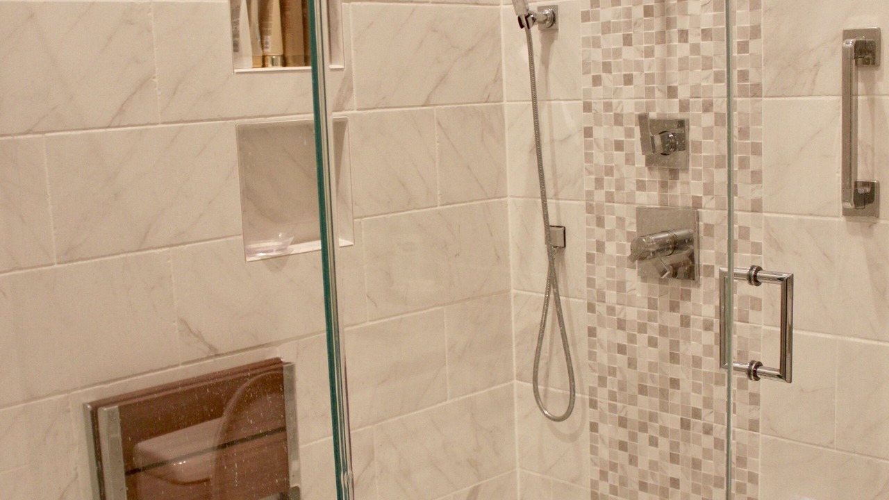Photo of Bathroom in Hillside Lake