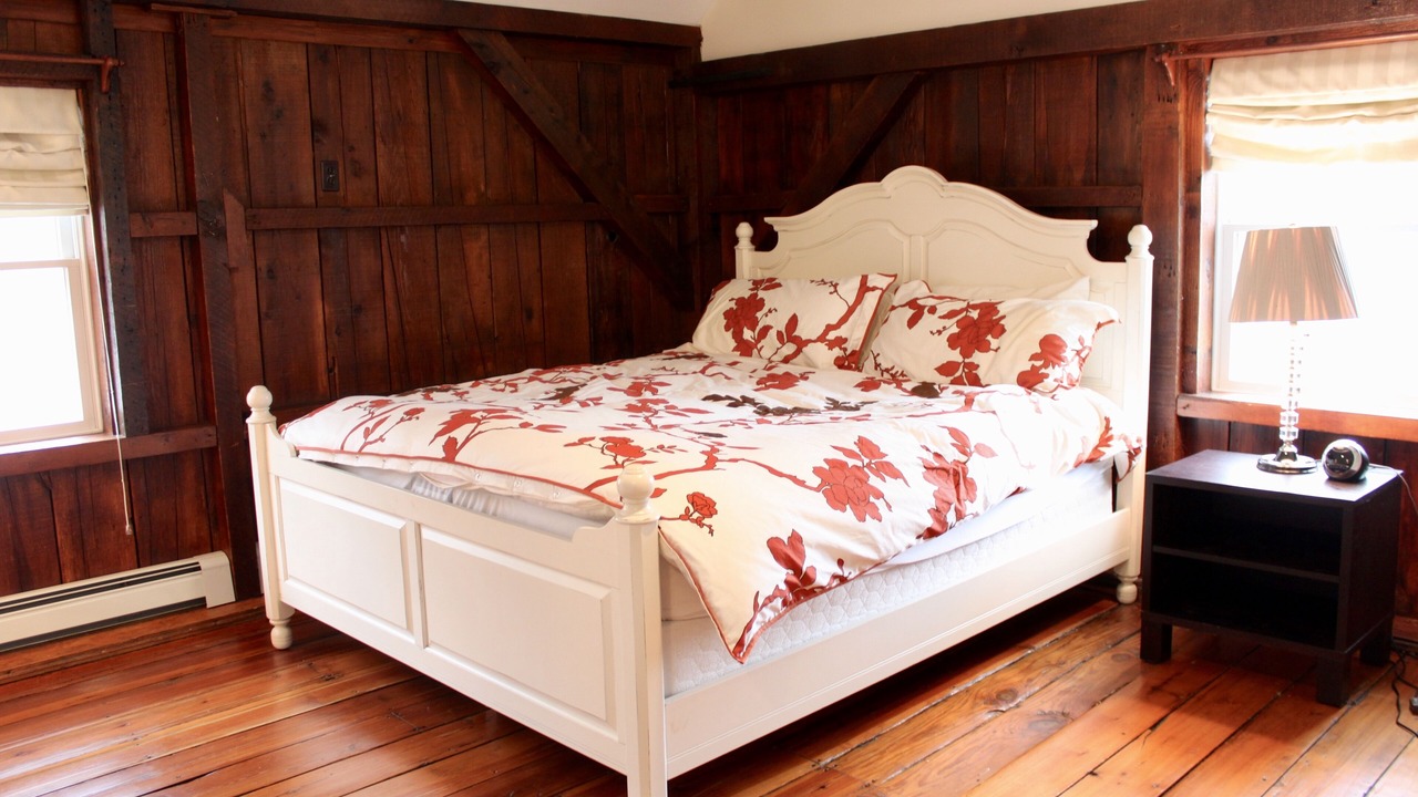 Photo of Bedroom in Hillside Lake