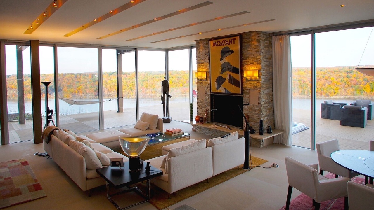 Photo of Livingroom in Town of Lloyd