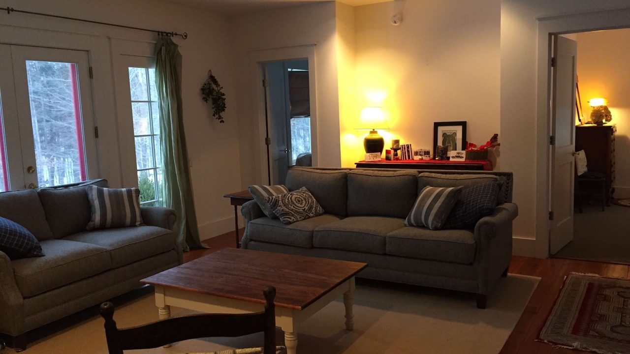 Photo of Livingroom in South Londonderry