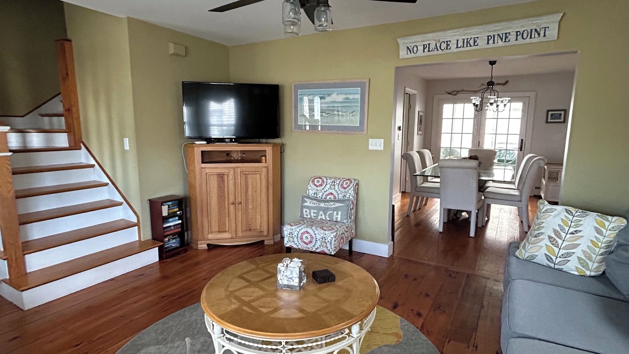 Photo of Livingroom in Pine Point