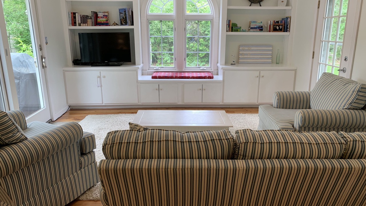 Photo of Livingroom in West Yarmouth