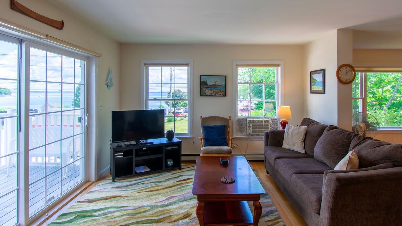Photo of Livingroom in Hulls Cove