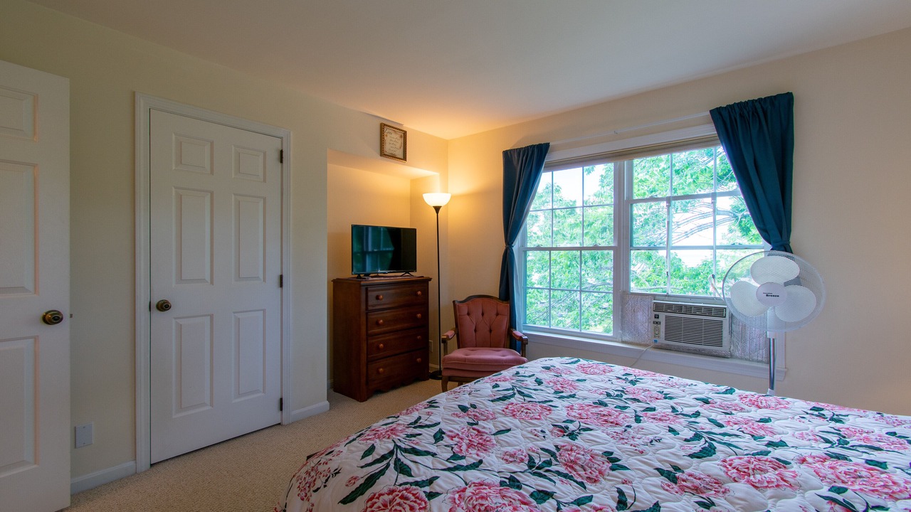 Photo of Bedroom in Hulls Cove