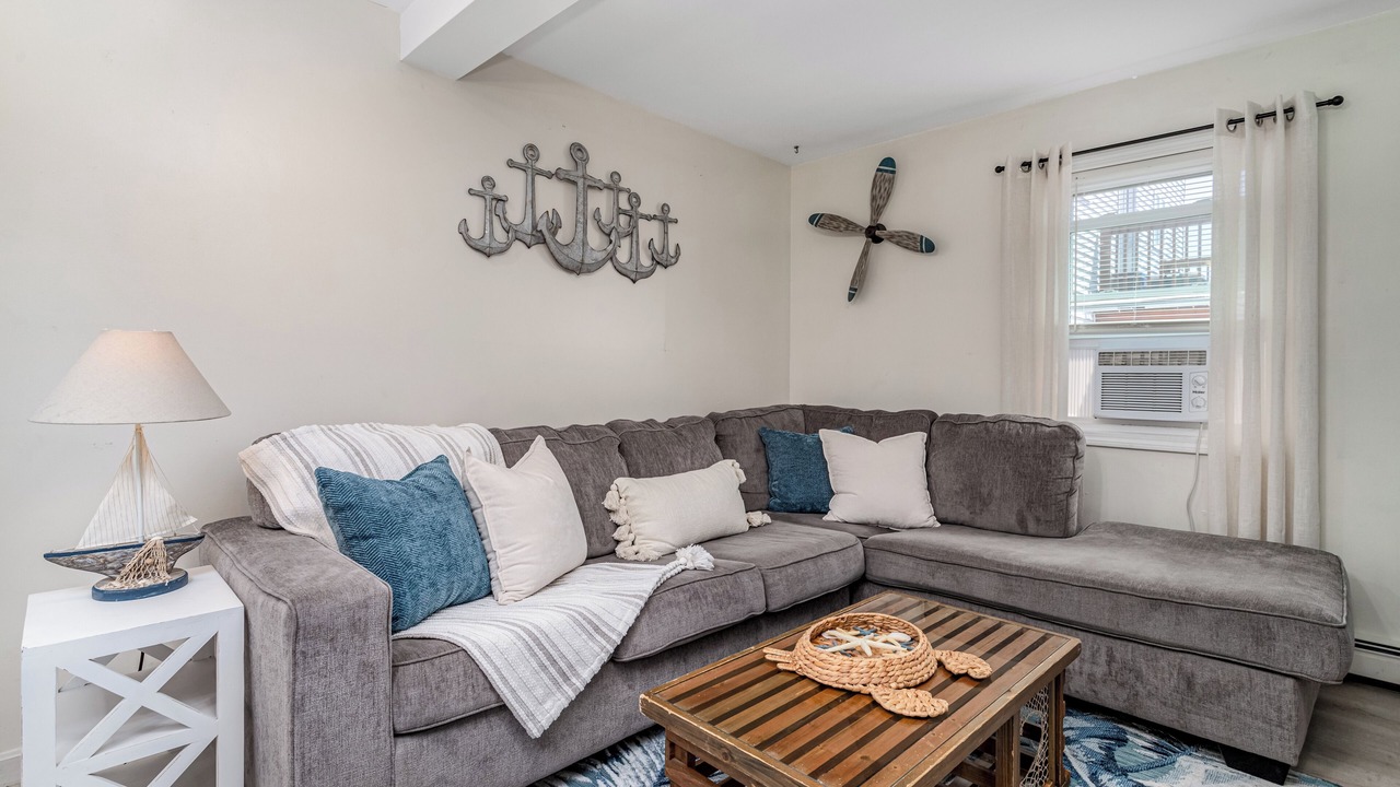 Photo of Livingroom in Hampton