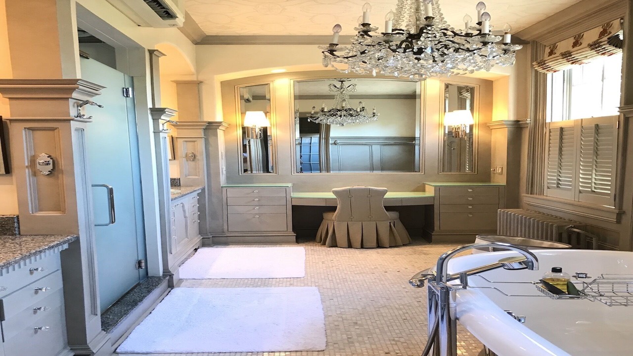 Photo of Bathroom in Historic District