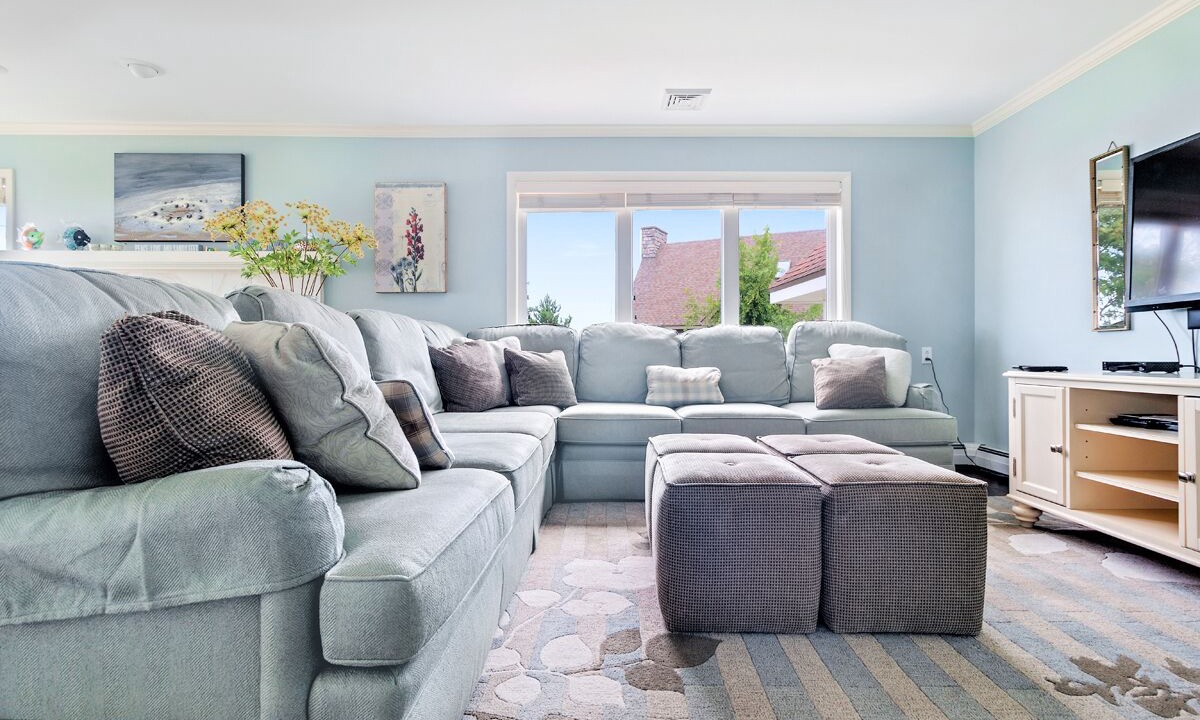 Photo of Livingroom in Sylvan Beach