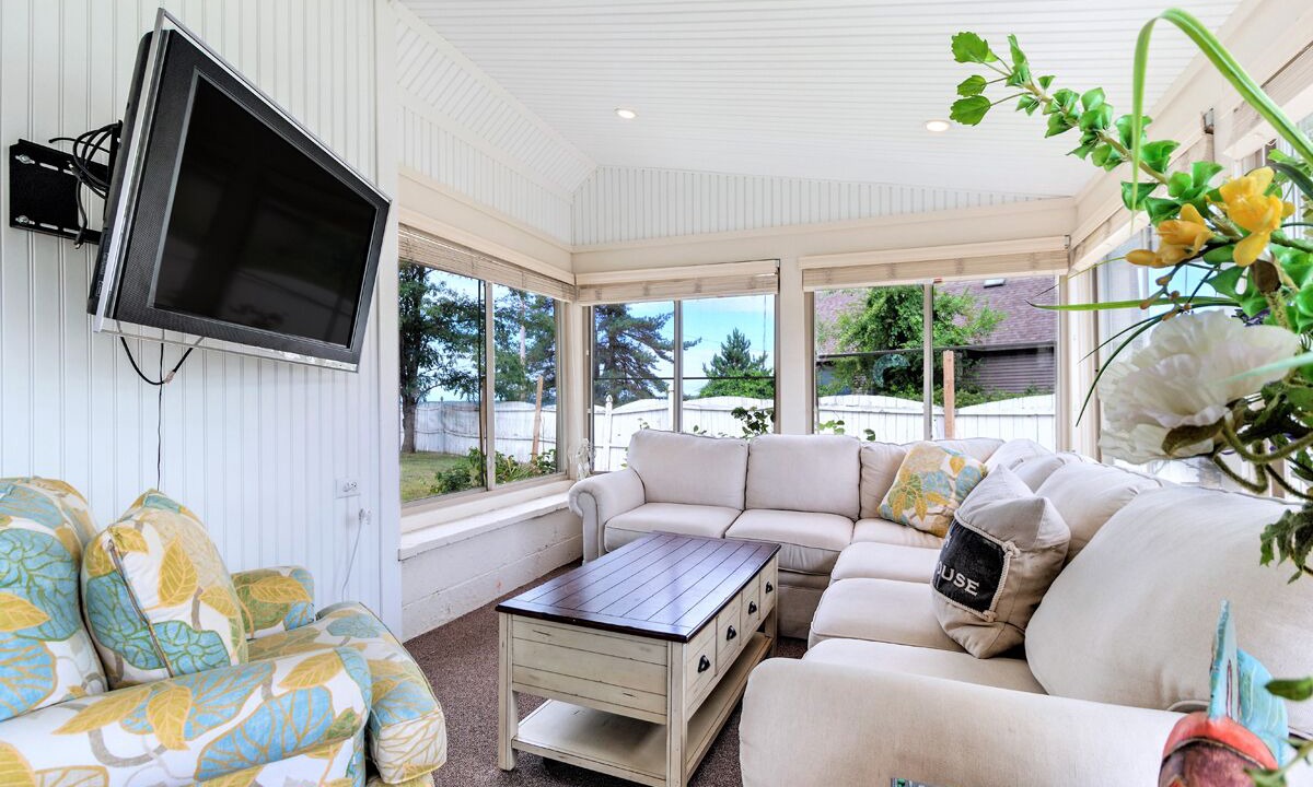 Photo of Livingroom in Sylvan Beach