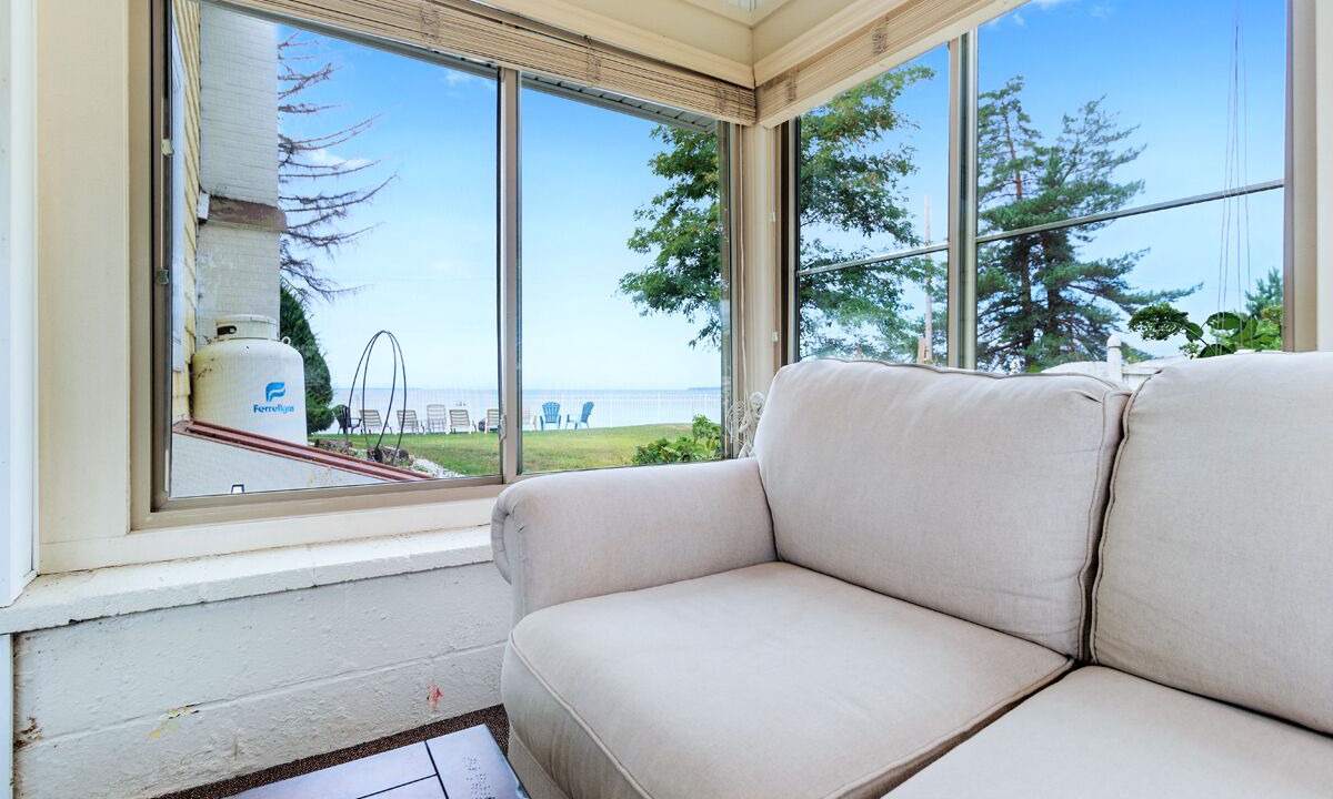Photo of Livingroom in Sylvan Beach