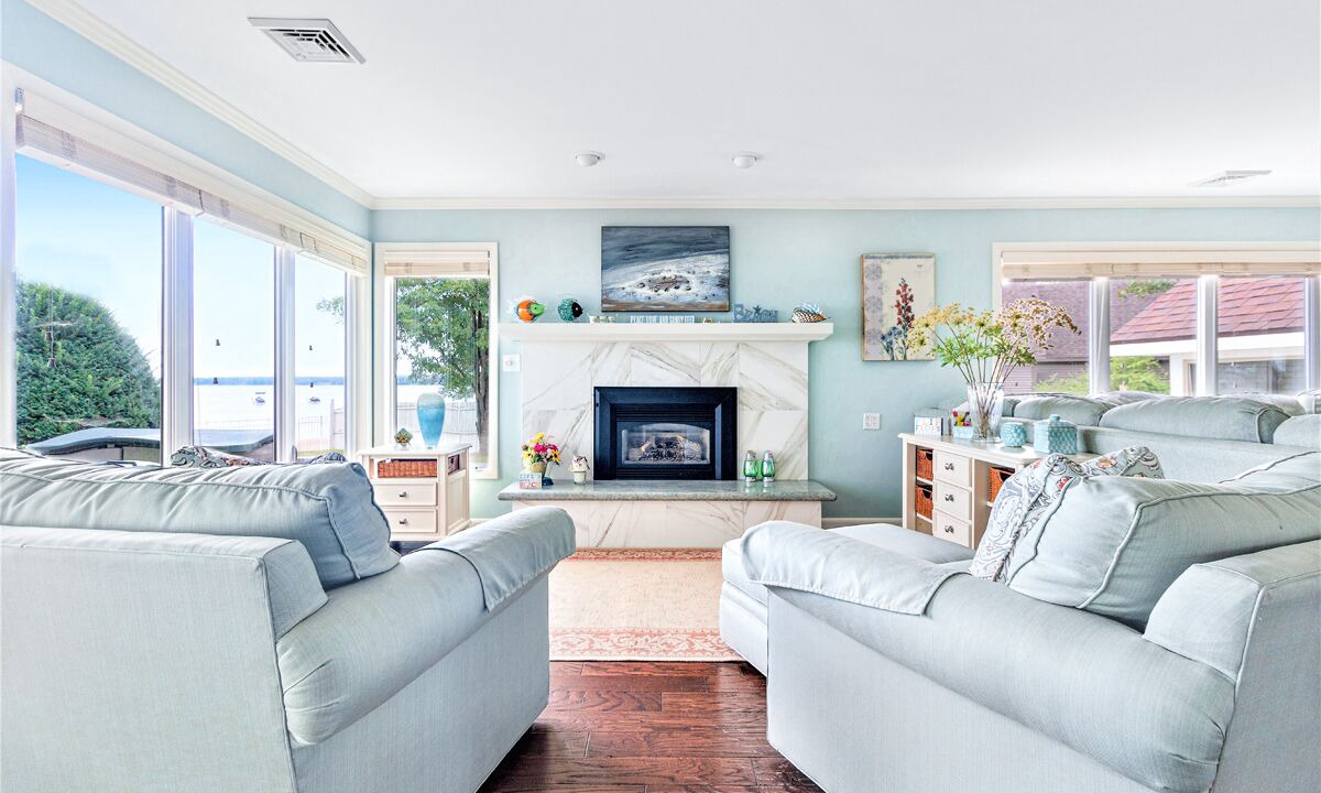 Photo of Livingroom in Sylvan Beach