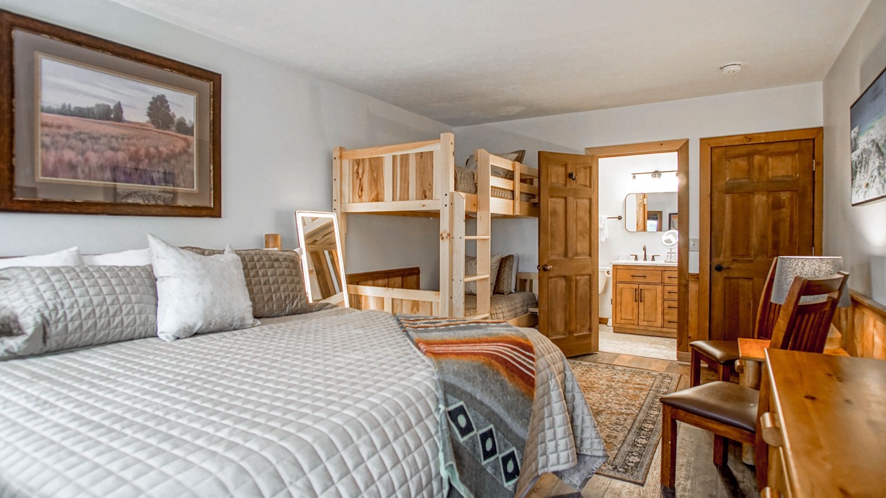 Photo of Bedroom in Snowshoe