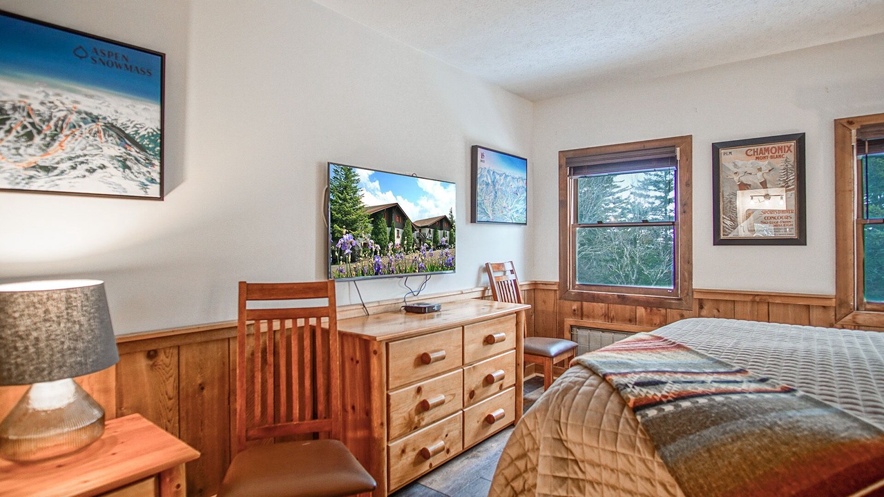 Photo of Bedroom in Snowshoe