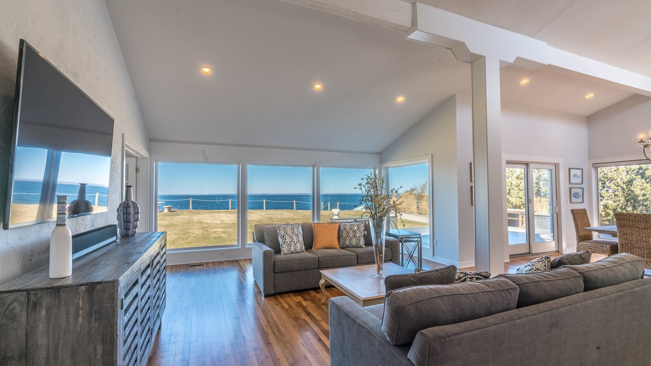 Photo of Livingroom in Orient Point