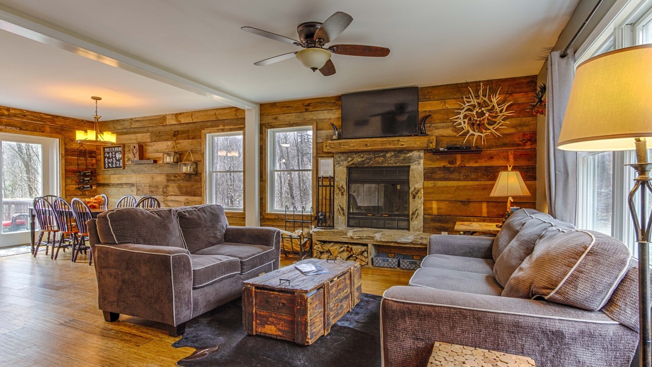 Photo of Livingroom in Pittsfield