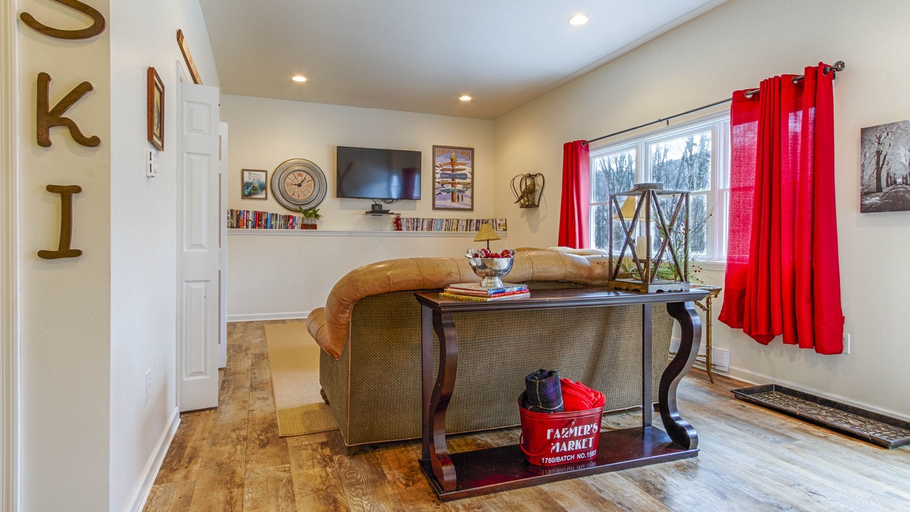 Photo of Livingroom in Pittsfield