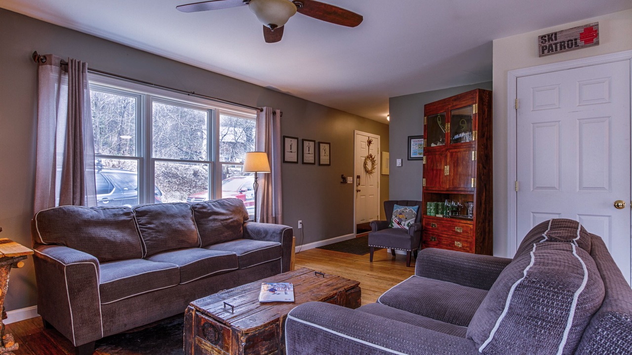 Photo of Livingroom in Pittsfield