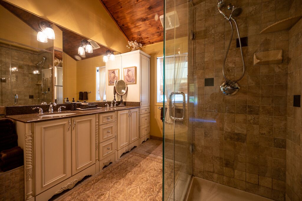 Photo of Bathroom in Friendsville