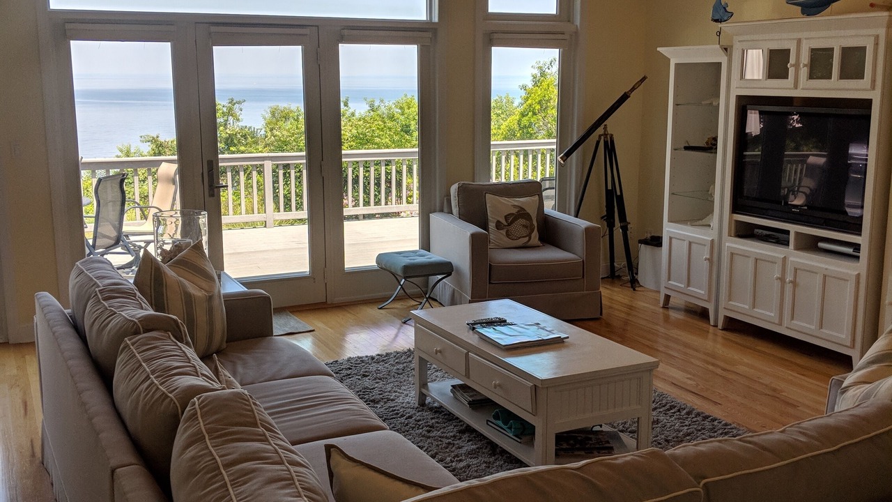 Photo of Livingroom in Baiting Hollow