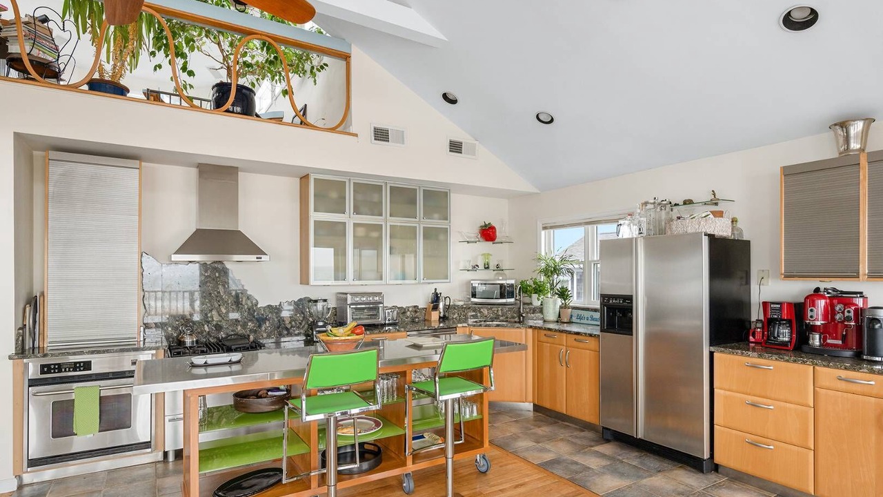 Photo of Kitchen in West Hampton Dunes