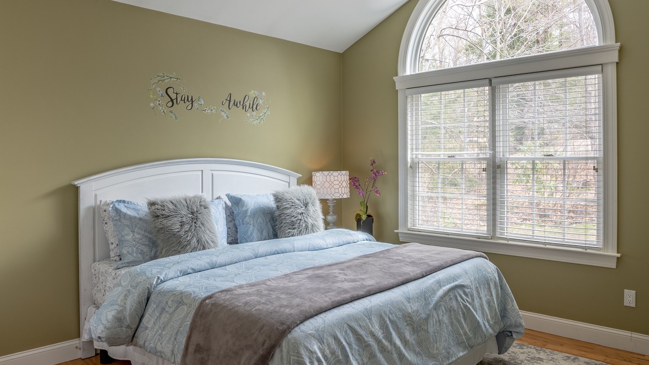 Photo of Bedroom in Tuftonboro