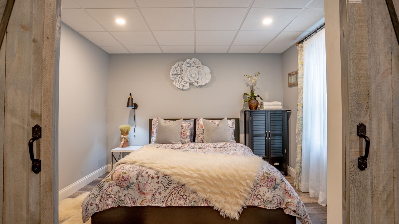 Photo of Bedroom in Tuftonboro