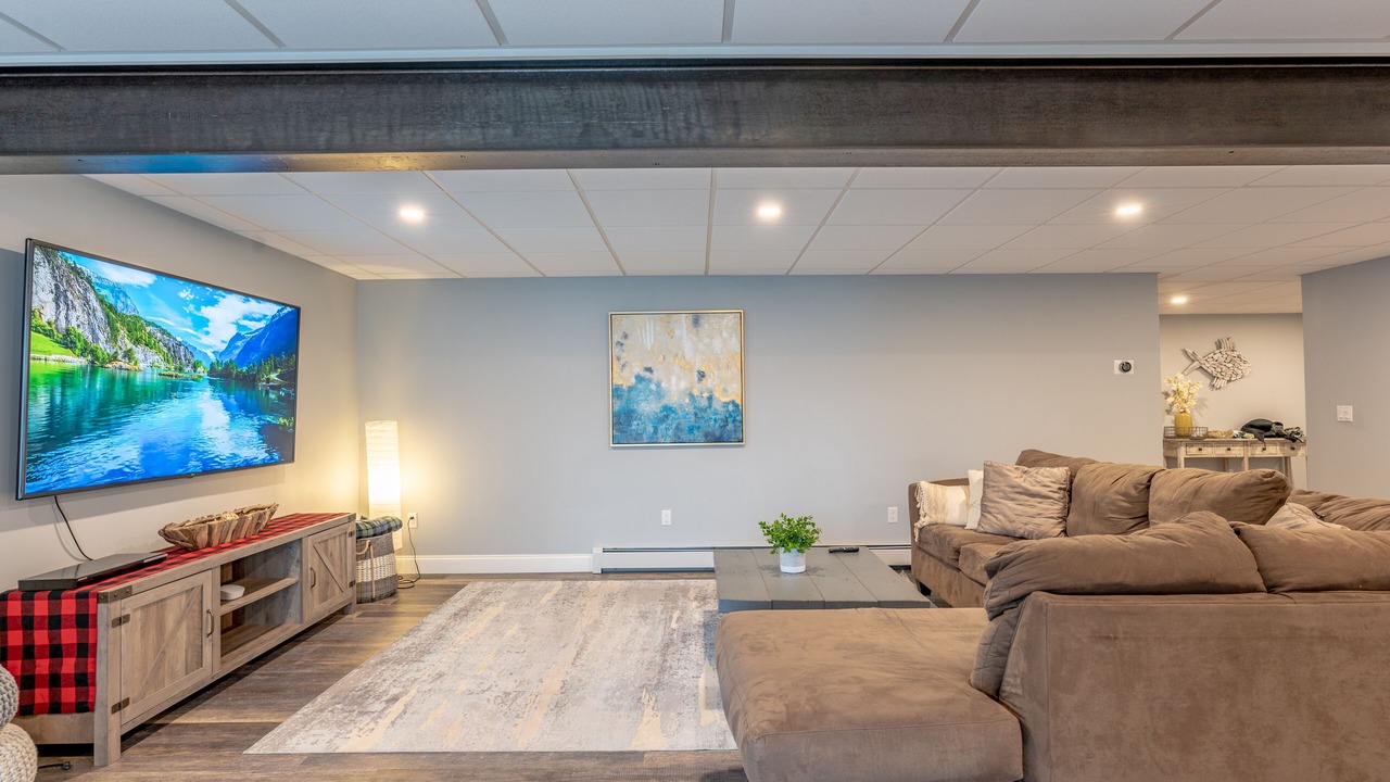 Photo of Livingroom in Tuftonboro