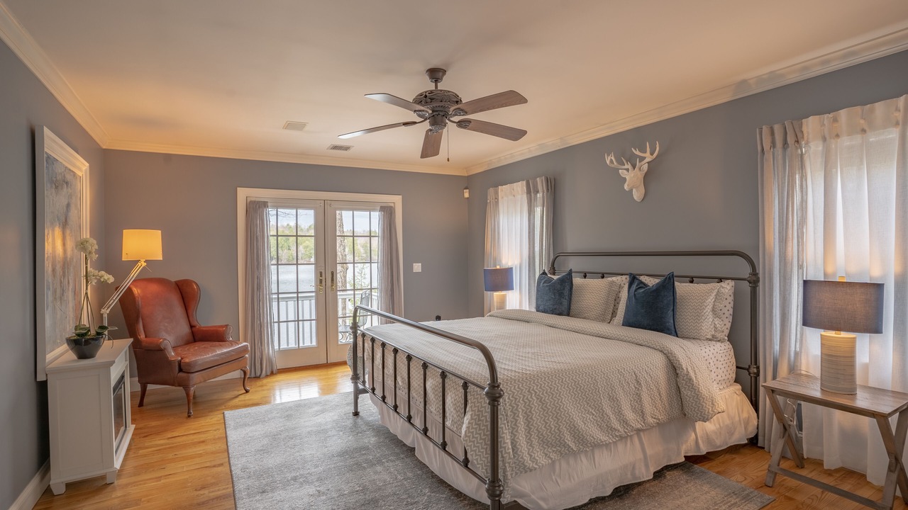 Photo of Bedroom in Tuftonboro