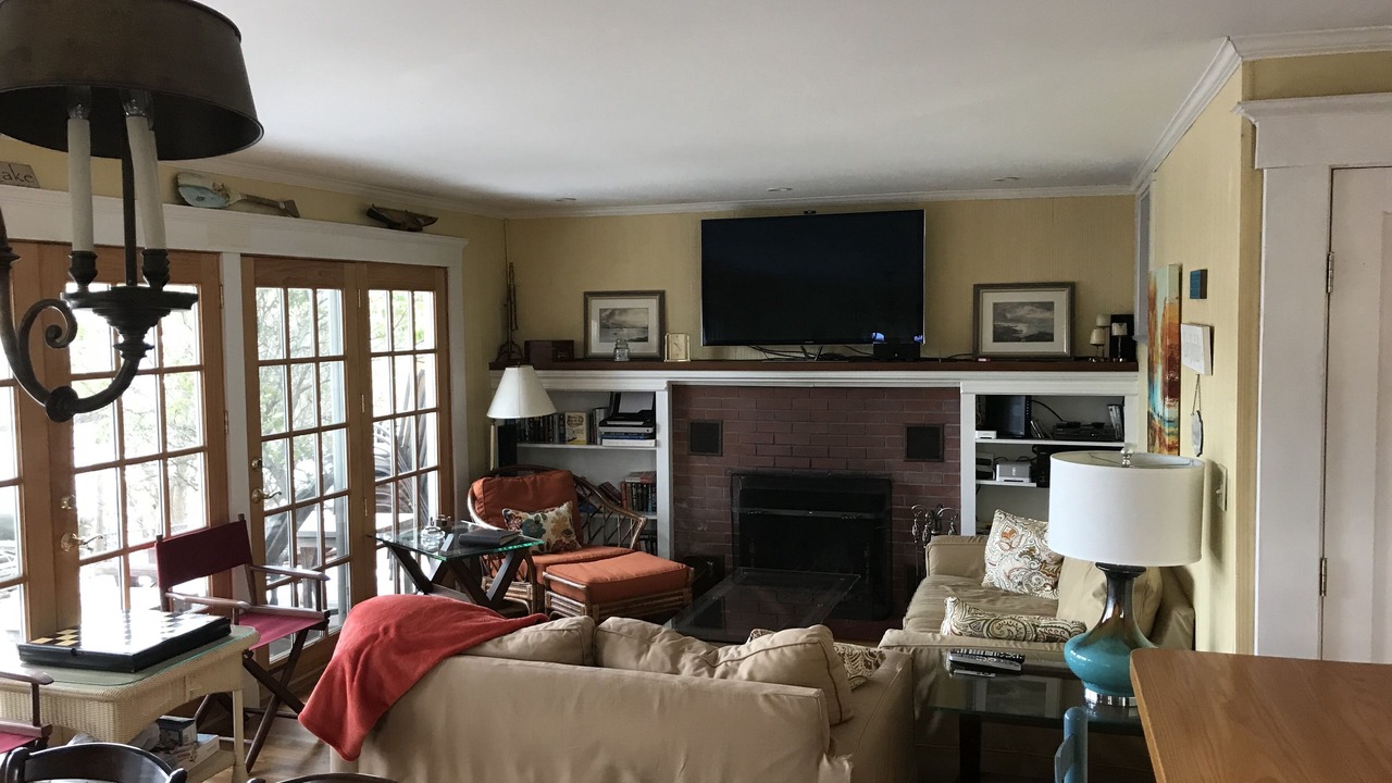 Photo of Livingroom in Lake Pocotopaug
