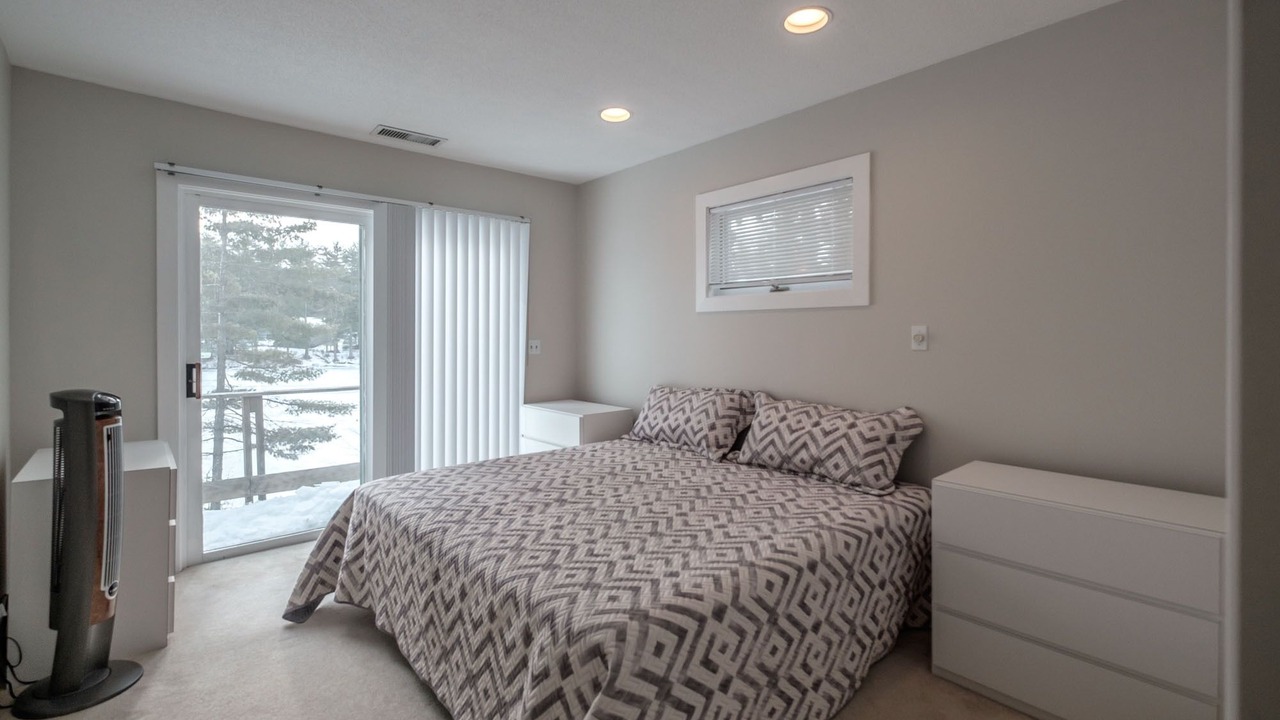Photo of Bedroom in Lake Arrowhead