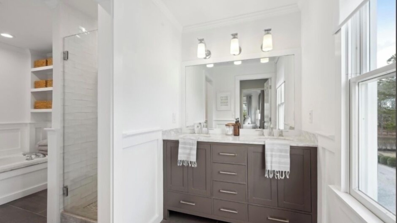 Photo of Bathroom in Shinnecock Hills