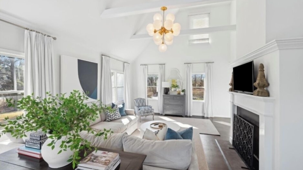 Photo of Livingroom in Shinnecock Hills
