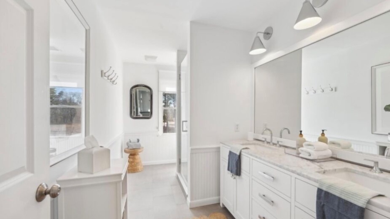 Photo of Bathroom in Shinnecock Hills