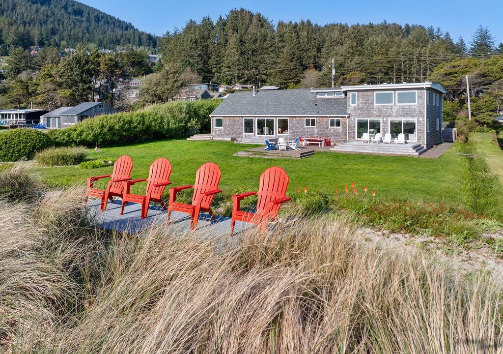 Photo of Patio Balcony in Neahkahnie Beach