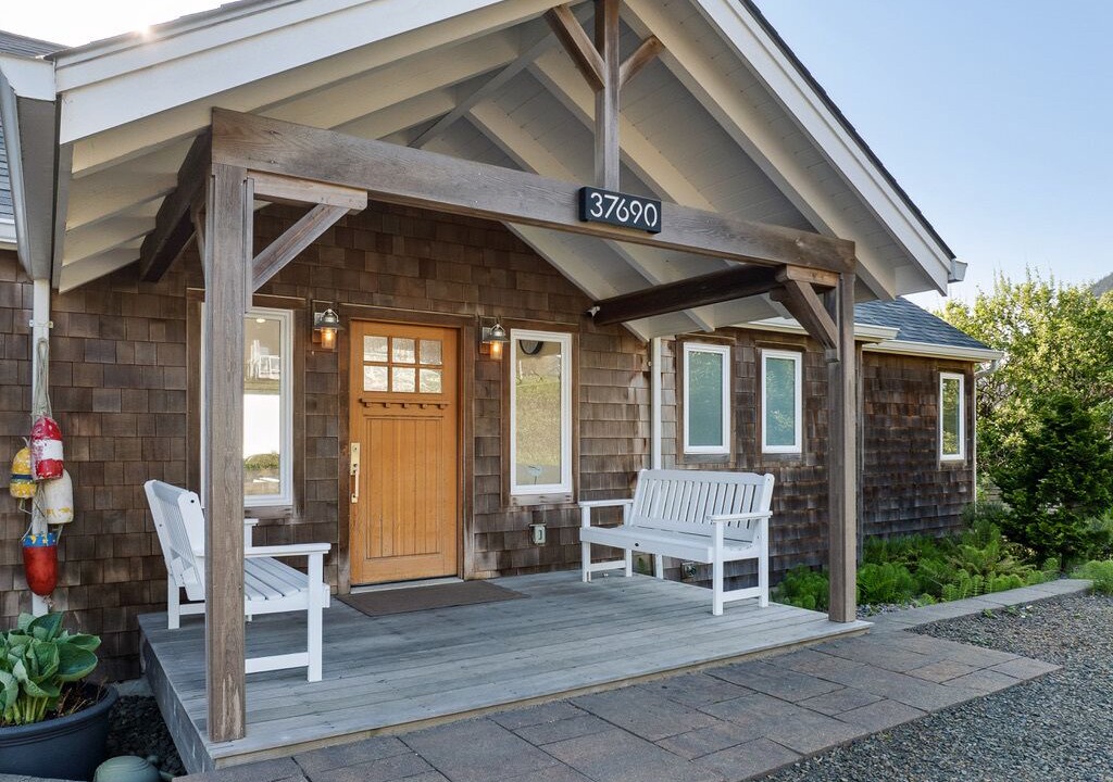Photo of Patio Balcony in Neahkahnie Beach