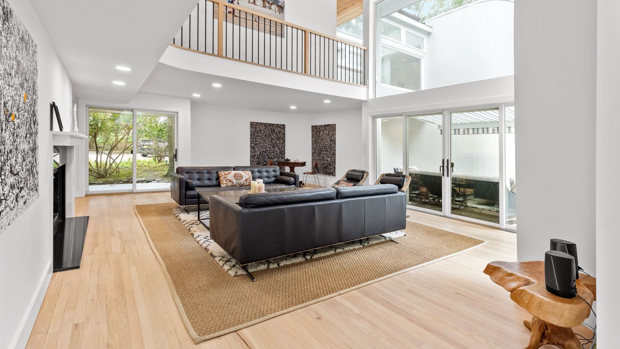 Photo of Livingroom in Noyack