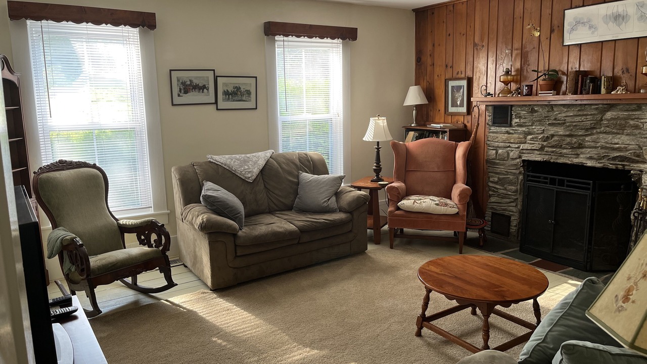 Photo of Livingroom in Goshen