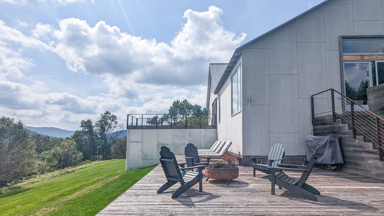 Photo of Patio Balcony in Roxbury